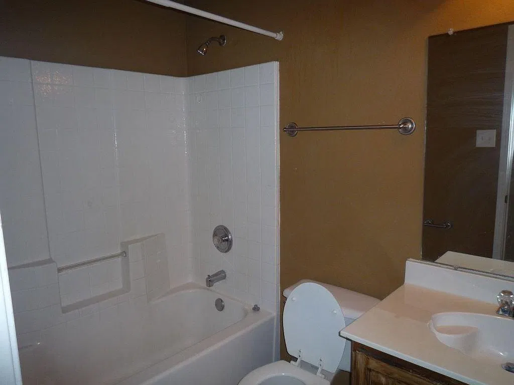 3 bed, 1640 sqft, $2,080 — Photo 1