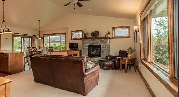 2558 Maiden Star Ln — Photo 2