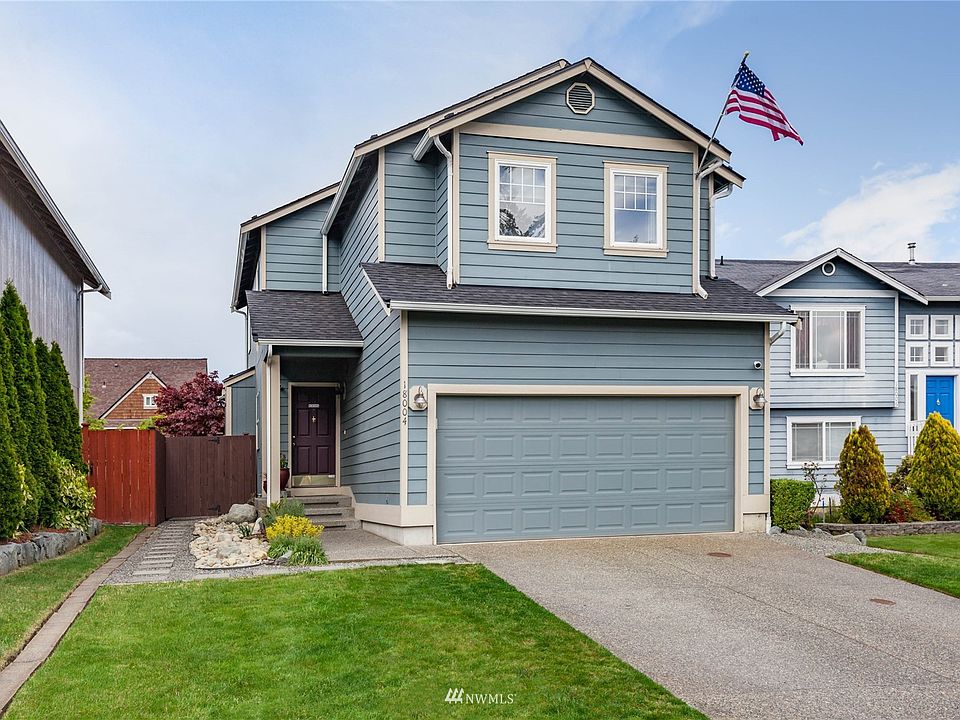 Wonderful home with tons of upgrades in Panorama Heights