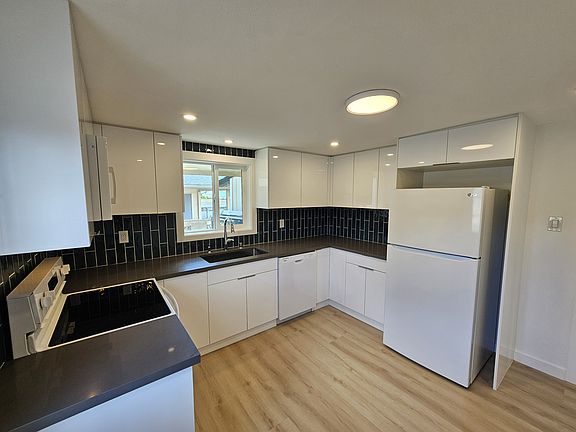 2nd image of 555 12th Ave #A