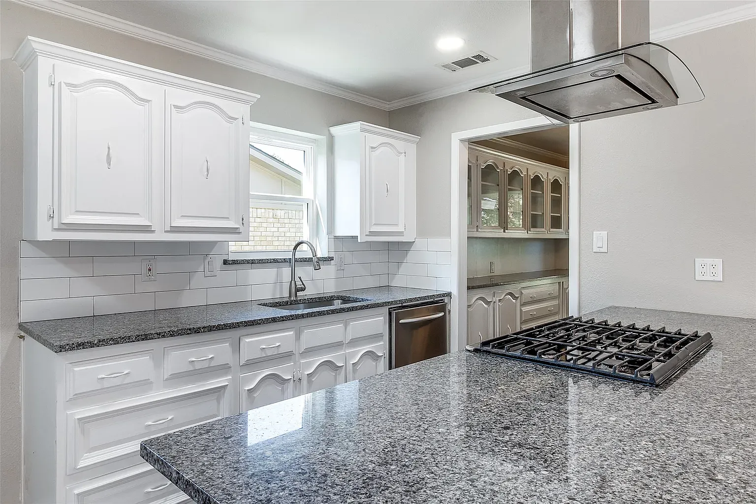 3 bed, 2.5 bath, 1520 sqft, $2,900 — Photo 2