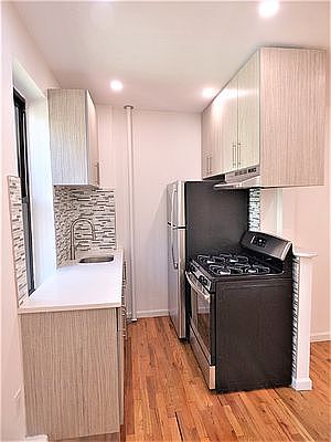 2nd image of 335 E 70th St #5R
