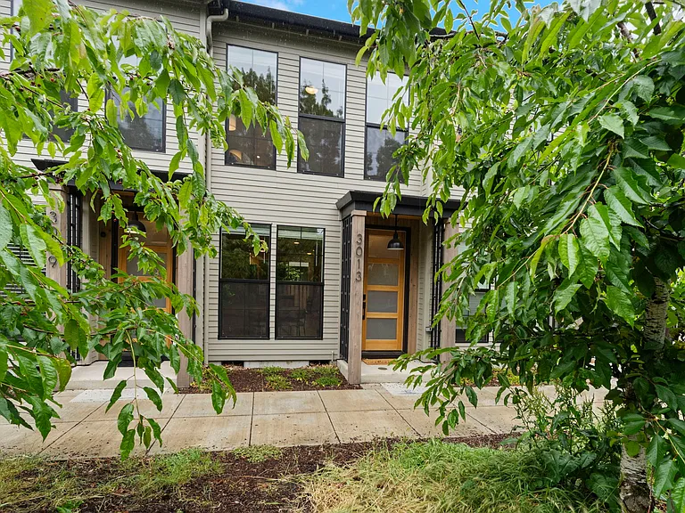 3013 NE Ainsworth St — Photo 1