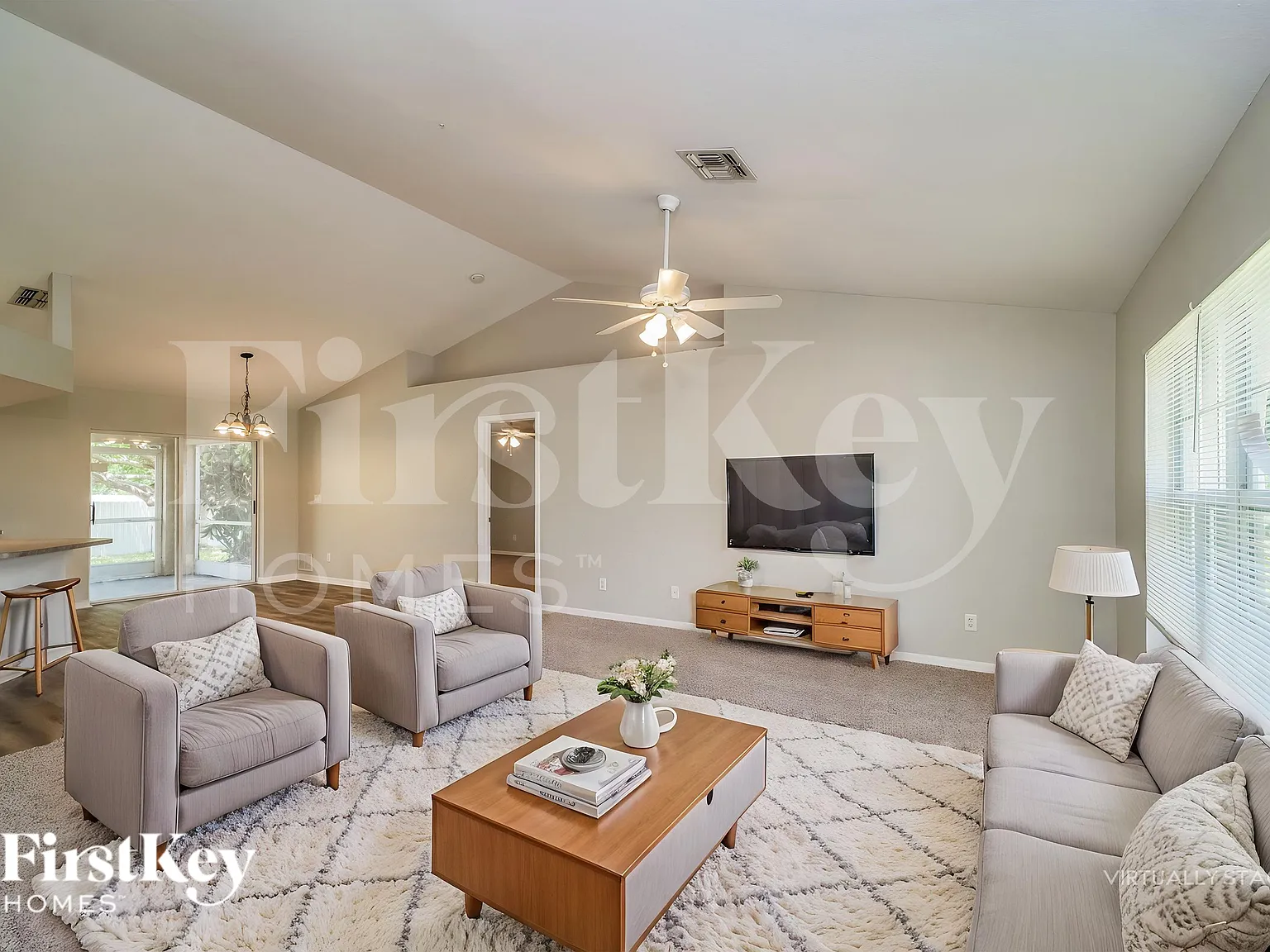 4 bed, 2.0 bath, 1712 sqft, $2,090 — Photo 4