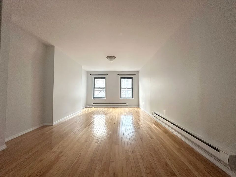 1st image of 250 W 47th St APT 5D
