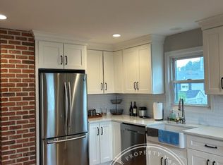 27 Senechal Dr, Somerset, MA 02725