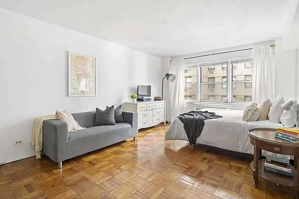 Sold by Compass | media 1