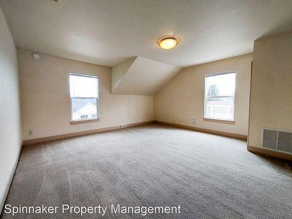 5th image of 1417 Burwell St