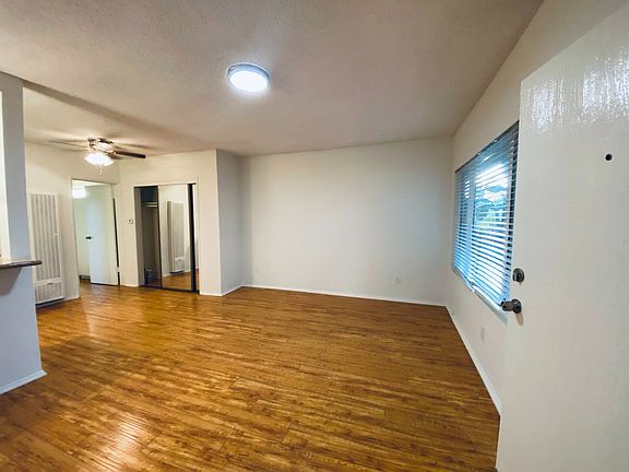 5th image of 14220 Burbank Blvd #72201