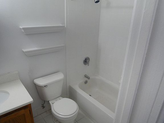 4th image of 652 Crotona Park S APT 1