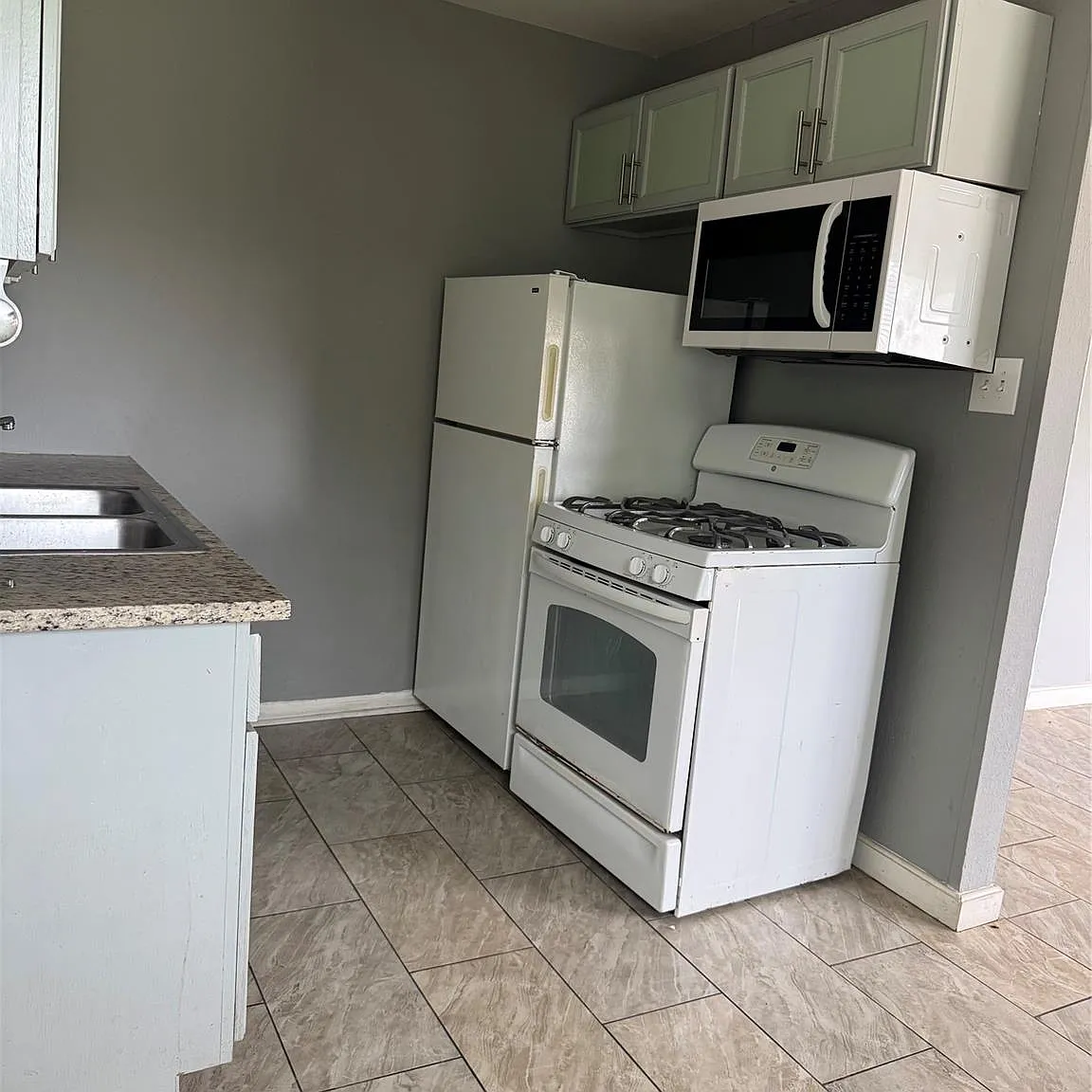 2 bed, 1.0 bath, 750 sqft, $1,250 — Photo 4