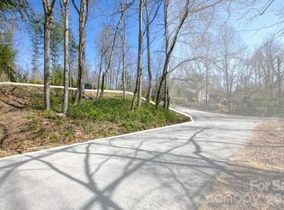 47 Chestnut Ln, Hendersonville, NC 28792