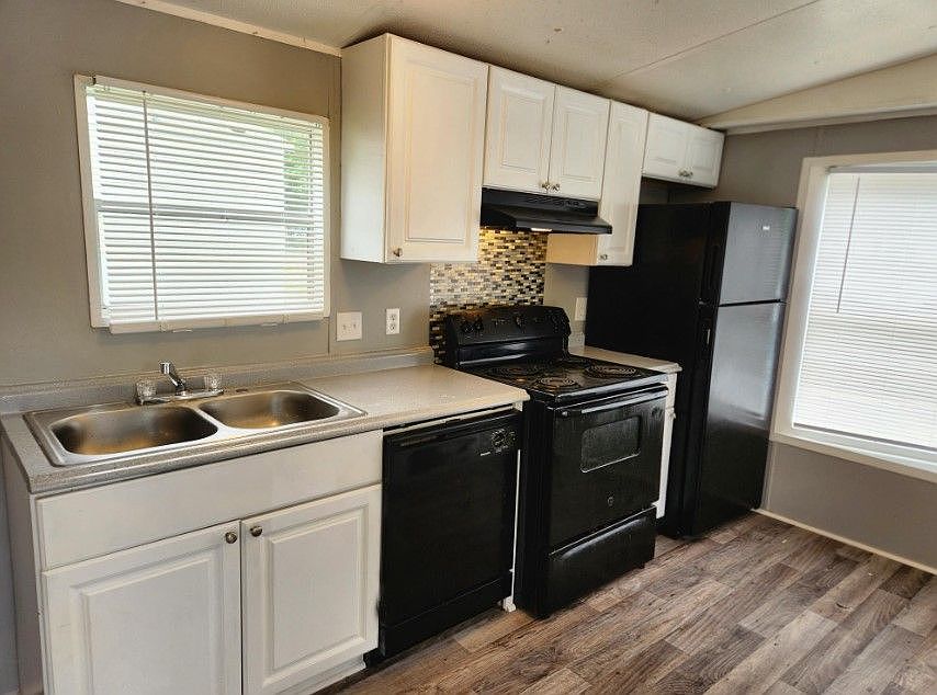 1st image of 732 Stone Hill Dr