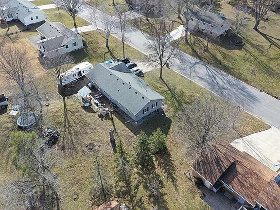 5th image of 420 S Park Ln