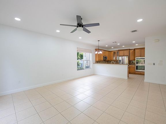 4th image of 4668 SW 183rd Ave