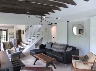 6851 East Rd, Three Oaks, MI 49128