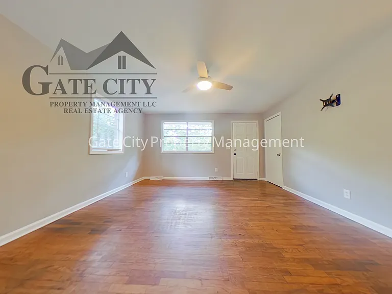 2021 Maywood St #A — Photo 3