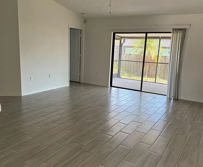 612 Lakemont Dr — Photo 2