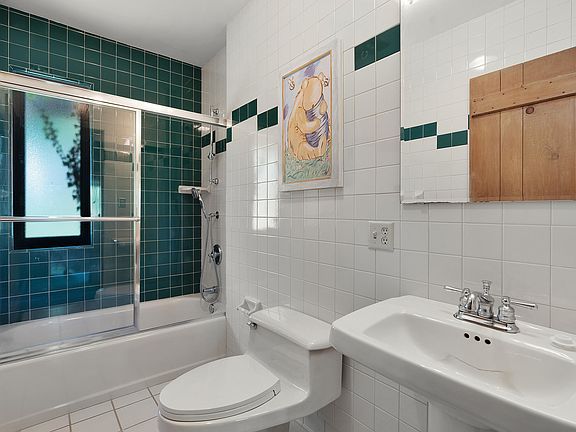 42nd image of 2910 Crest Terrace Dr