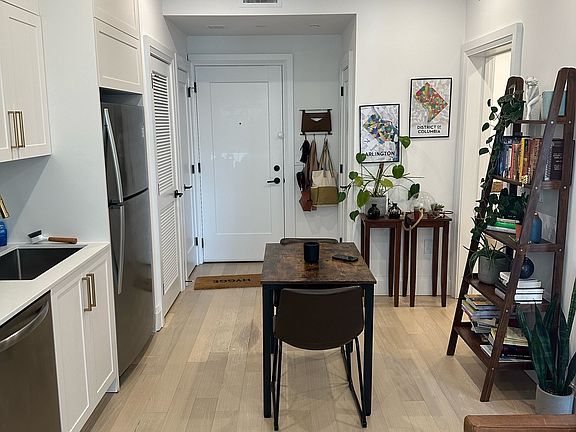2nd image of 1099GERMANTO W North St #530
