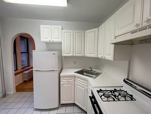 Rented by Contact Realty | media 3