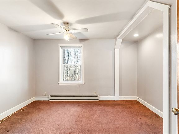4th image of 105 Metropolitan Park Ave