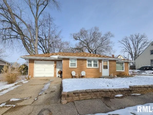 1405 Hamilton St, Pekin, IL 61554