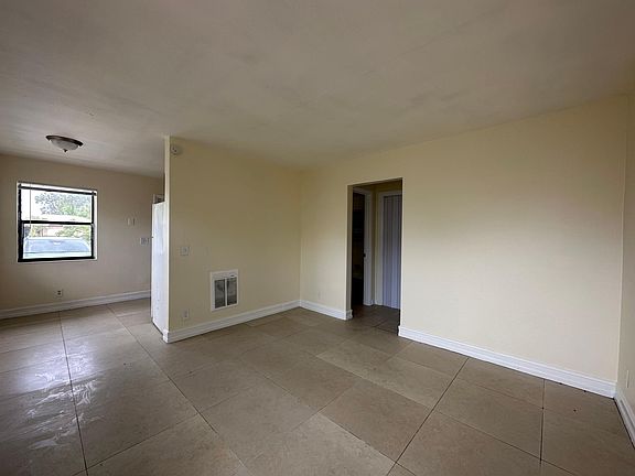 4th image of 1325 S M St APT 1