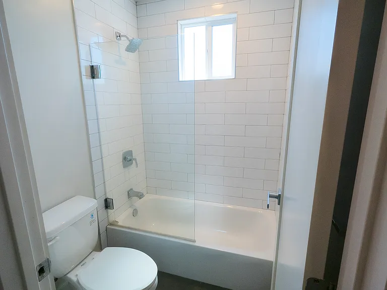Upstairs Shared Bathroom