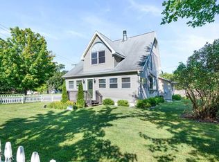 1202 State St, Charlevoix, MI 49720