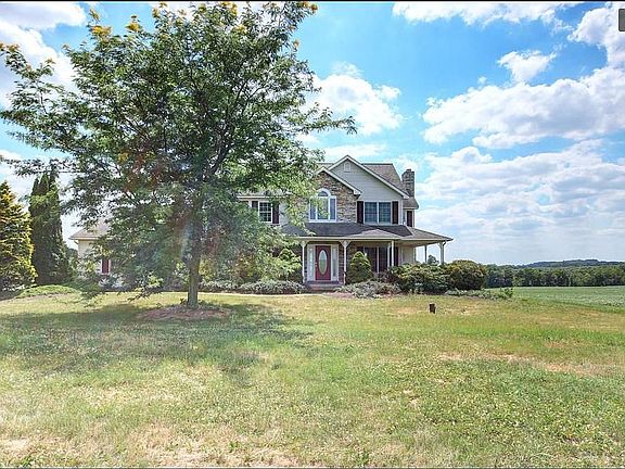3rd image of 2895 Pheasant Dr