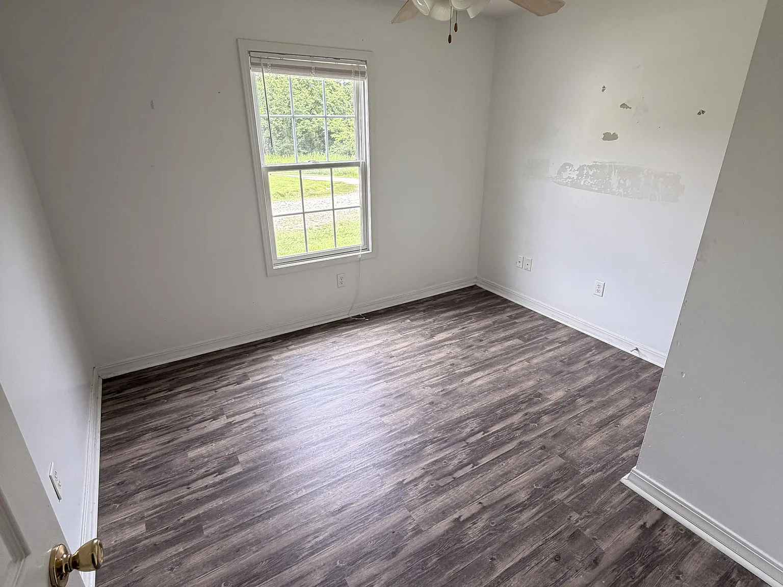 3 bed, $925 — Photo 2