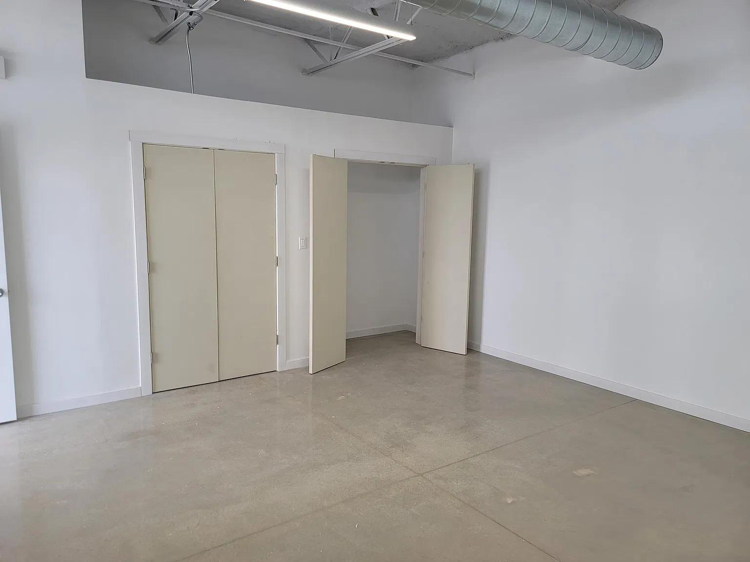 2750 N Elston Ave — Photo 3