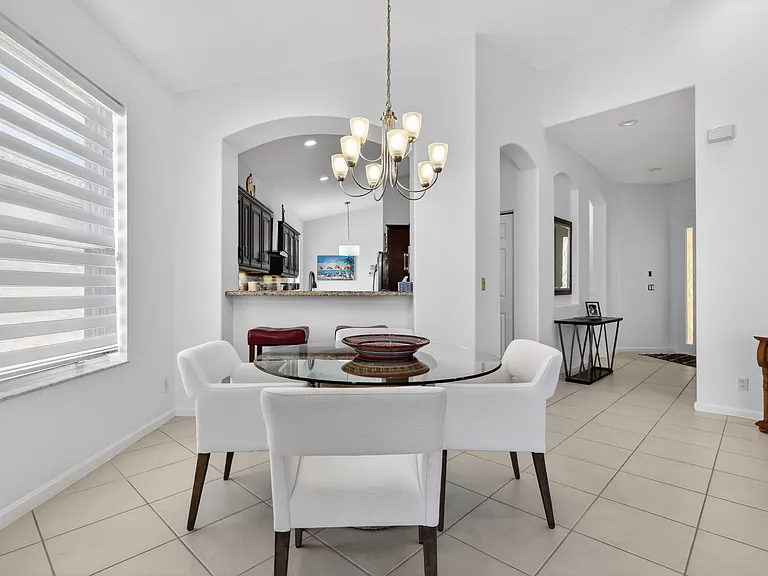 7116 Cataluna Cir — Photo 6