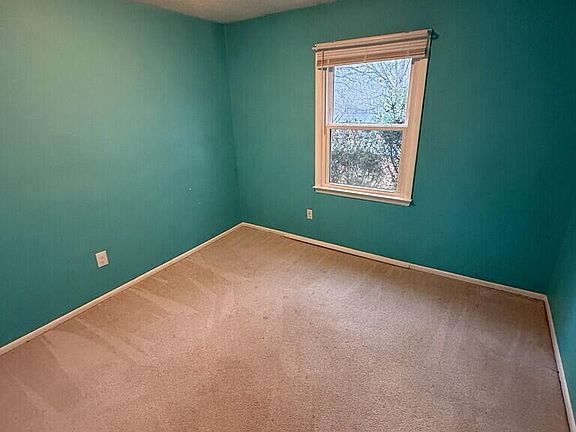 5th image of 2141 Stonehaven Rd