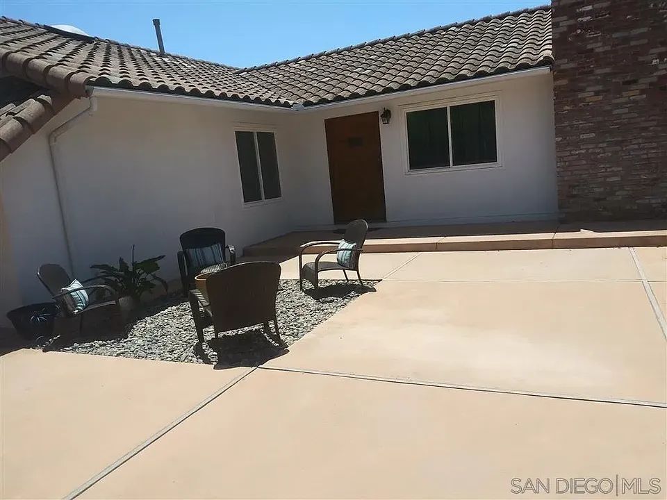 8888 La Jolla Scenic Dr N