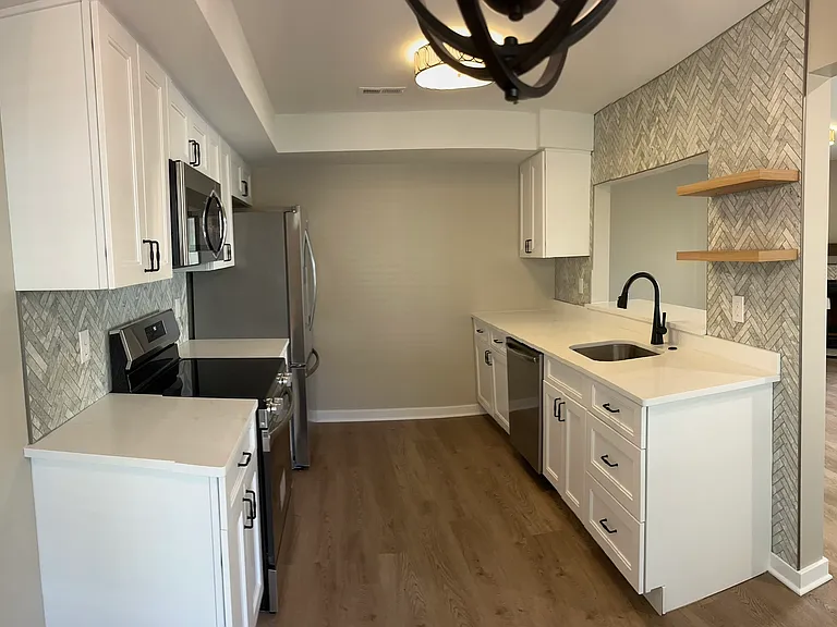 1207 Roberts Way — Photo 3