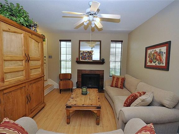 3rd image of 2628 North Blvd APT 21
