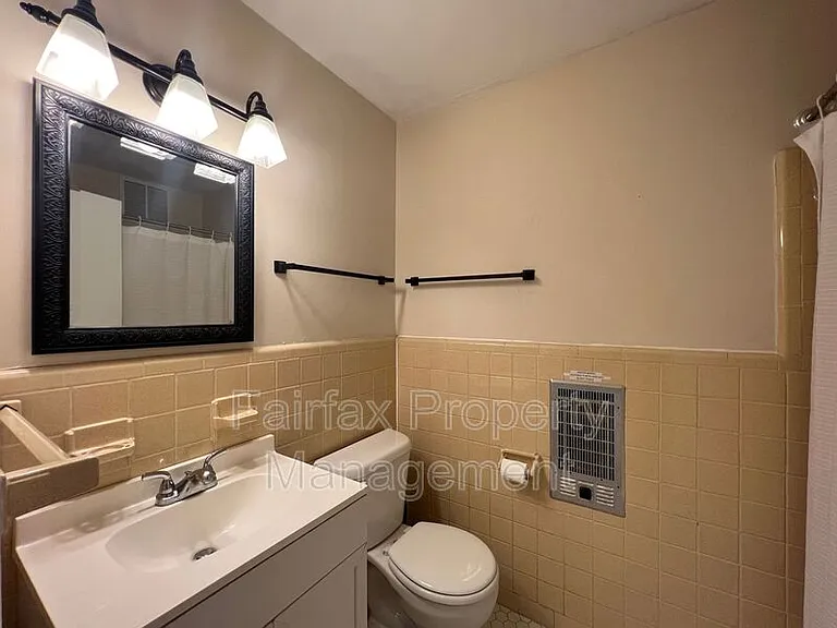 1935 Morehead Ave — Photo 16