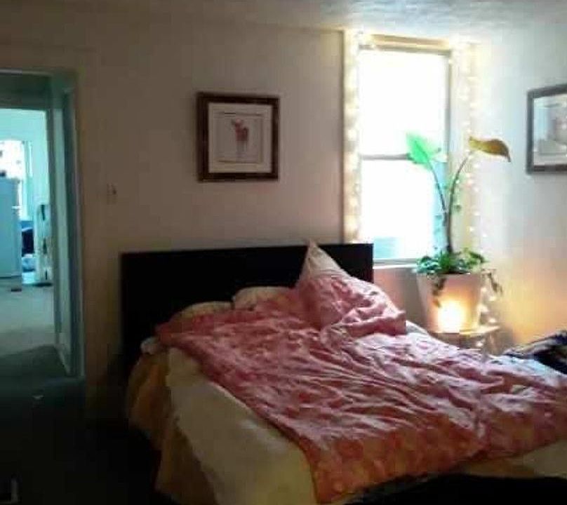 2nd image of 3805 1/2 Baytree St APT 1