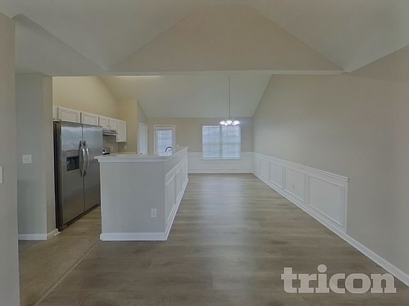 3rd image of 7192 Tanger Blvd
