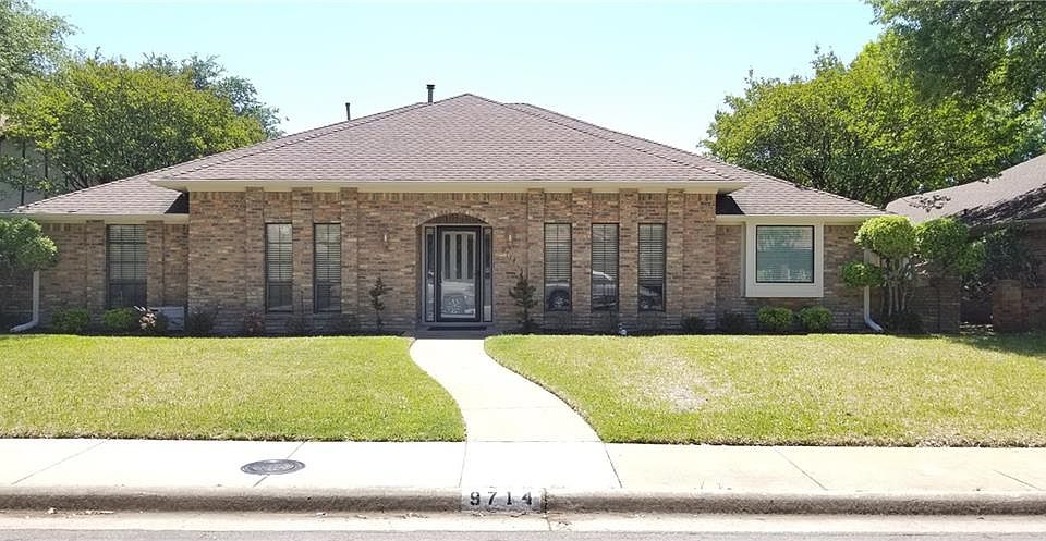 1st image of 9714 Amberley Dr