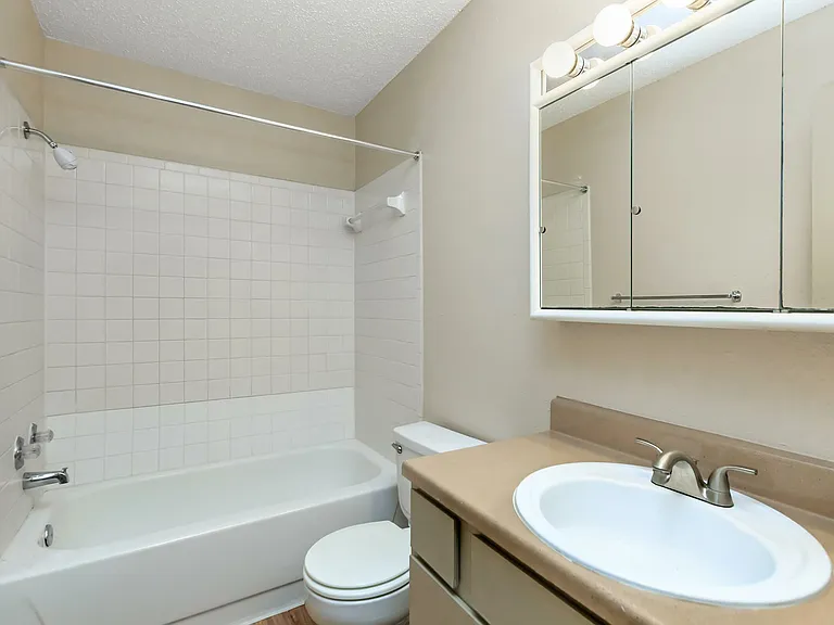 Wood Trail Apartments — Photo 12