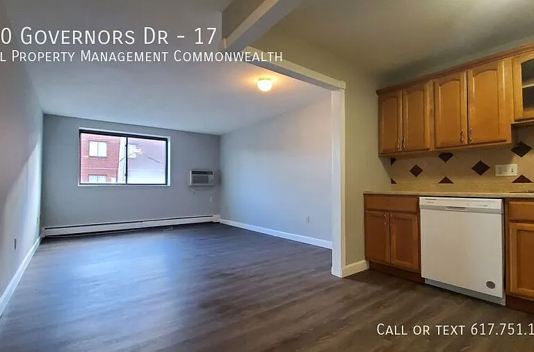 900 Governors Dr #17 — Photo 2
