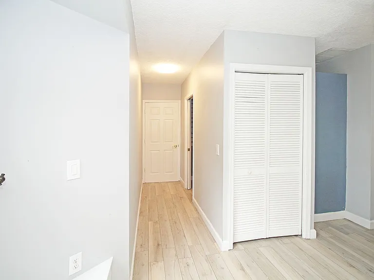 896 Rose Ct — Photo 28