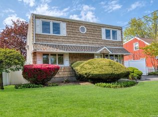 2311 Westley Rd, Westbury, NY 11590