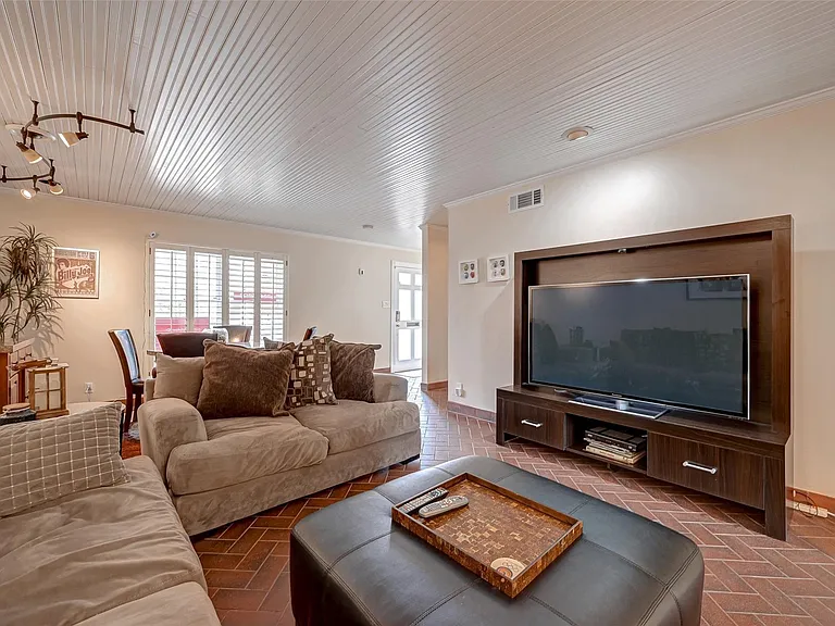 6329 Del Monte Dr #100 — Photo 13