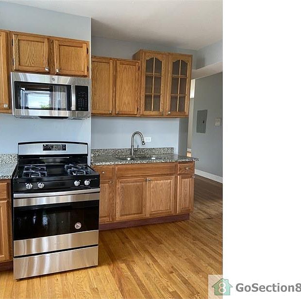 1st image of 3436 W Franklin Blvd #3A