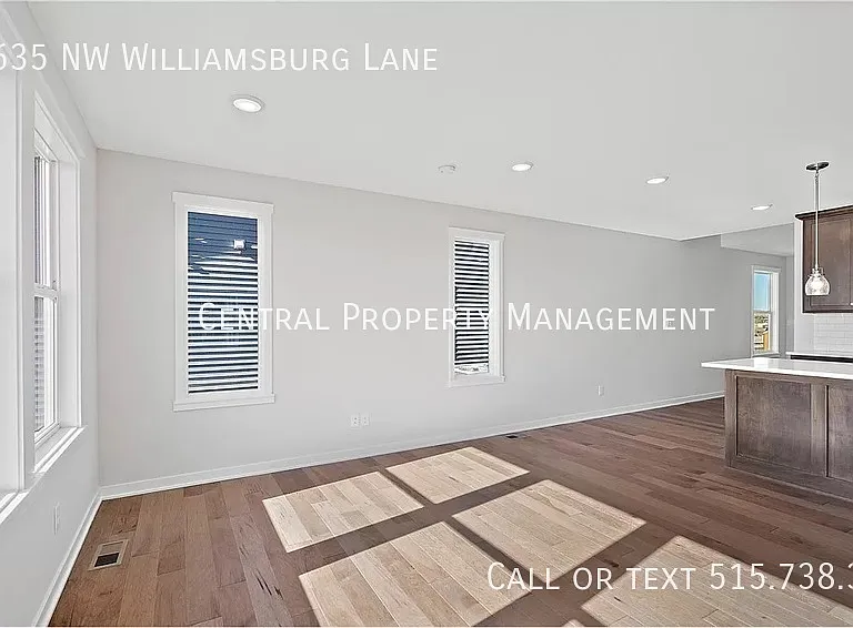 635 NW Williamsburg Ln — Photo 11