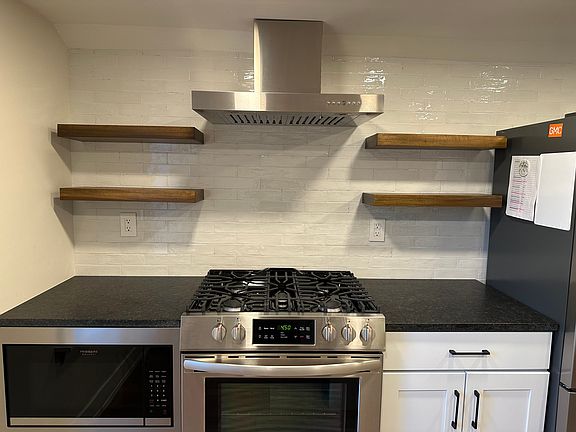 3rd image of 1402 N 2nd St #B